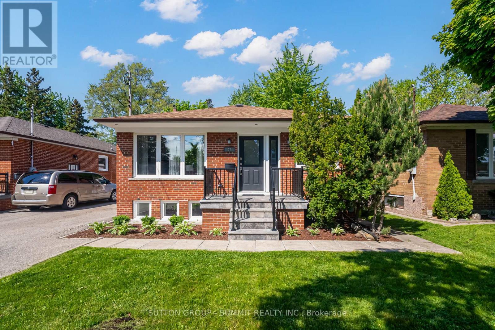 47 Rayside Drive Property Photo 1