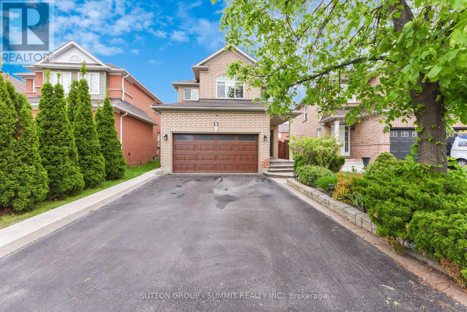 7 Blue Lake Avenue Property Photo 1