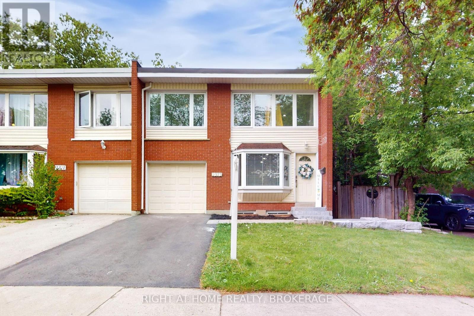 2373 Maryvale Court E Property Photo 1