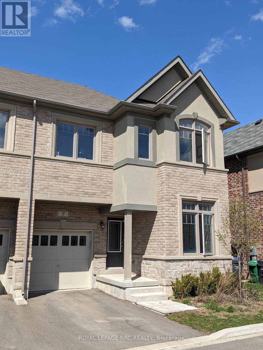 7 Oliana Way Property Photo 1