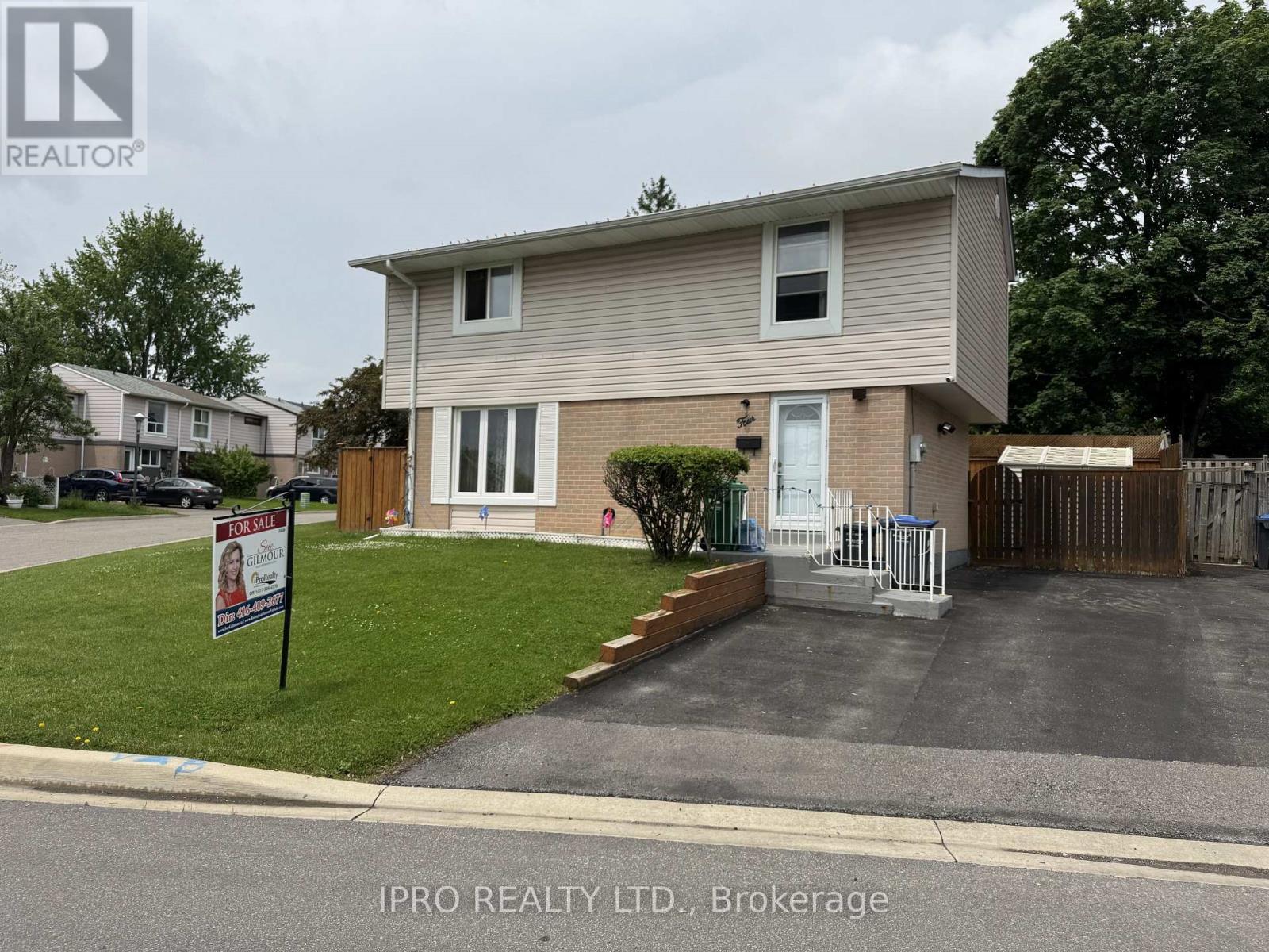 4 Hardcastle Court Property Photo 1