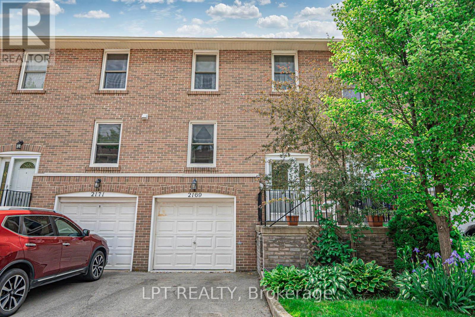 7 - 2169 Mountain Grove Avenue Property Photo 1