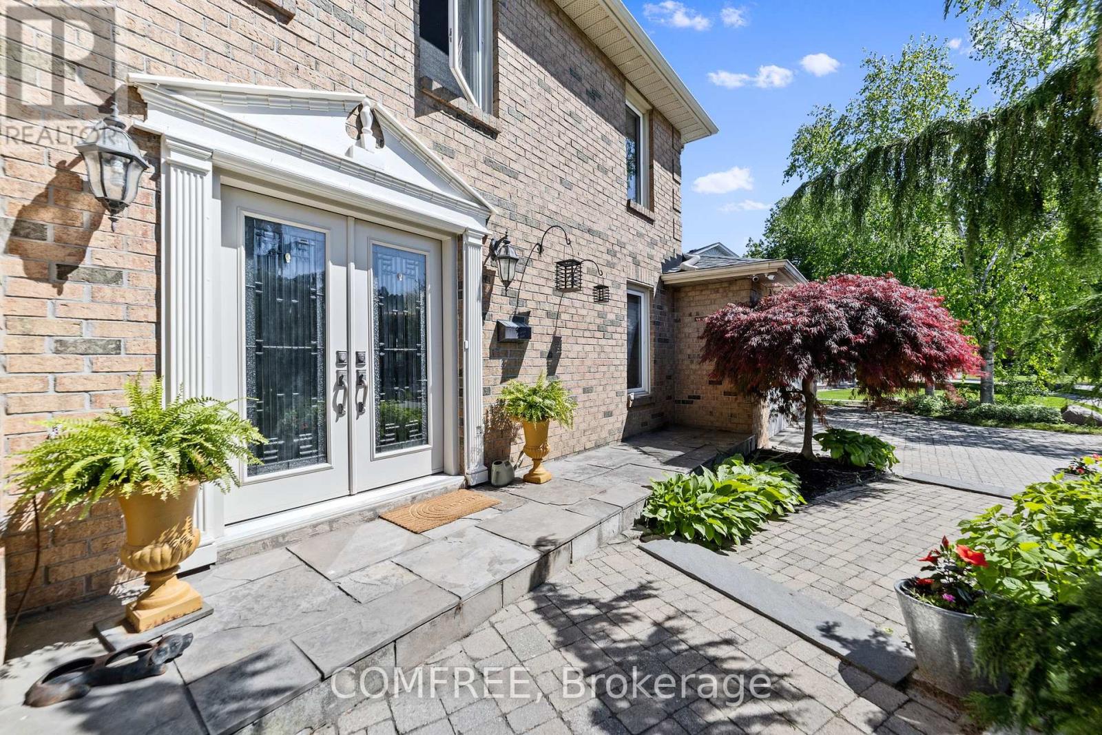 2131 Upland Drive Property Photo 3