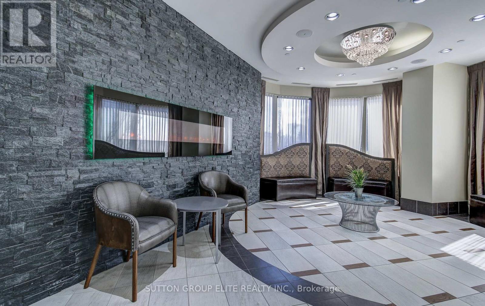 1511 - 310 Burnhamthorpe Road W Property Photo 2