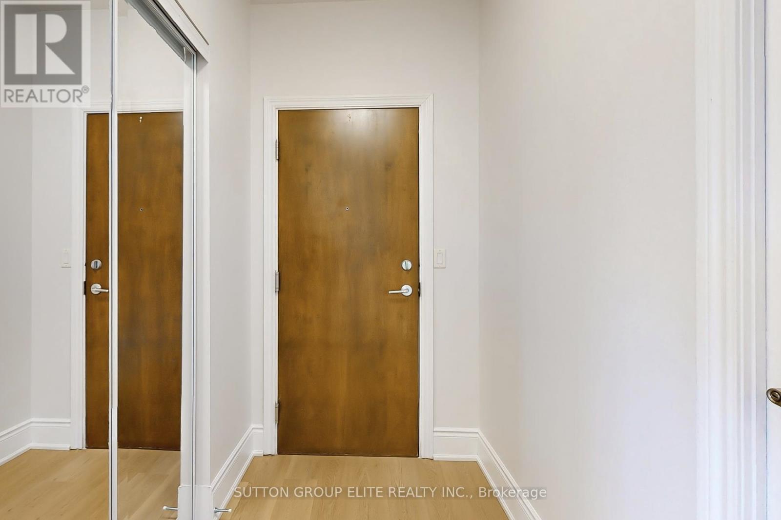 1511 - 310 Burnhamthorpe Road W Property Photo 6