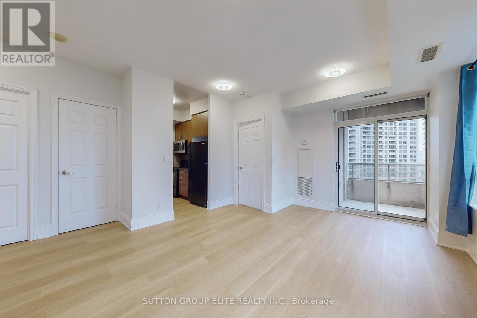 1511 - 310 Burnhamthorpe Road W Property Photo 9