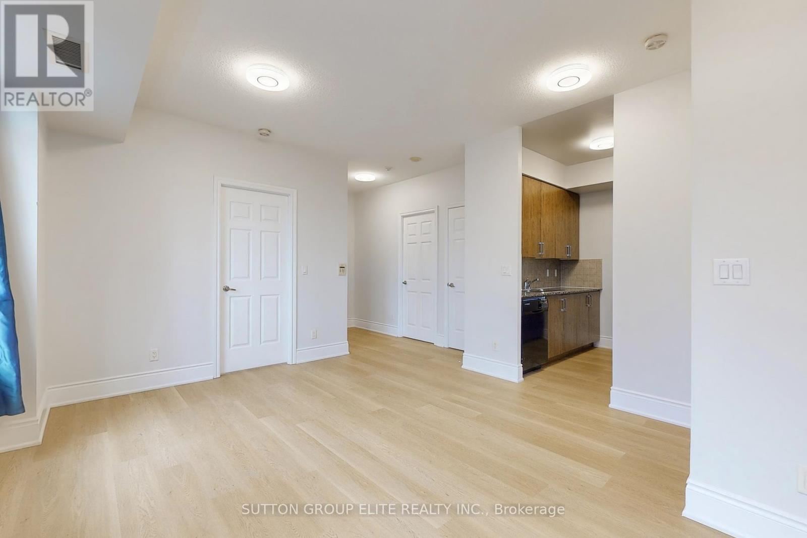1511 - 310 Burnhamthorpe Road W Property Photo 10