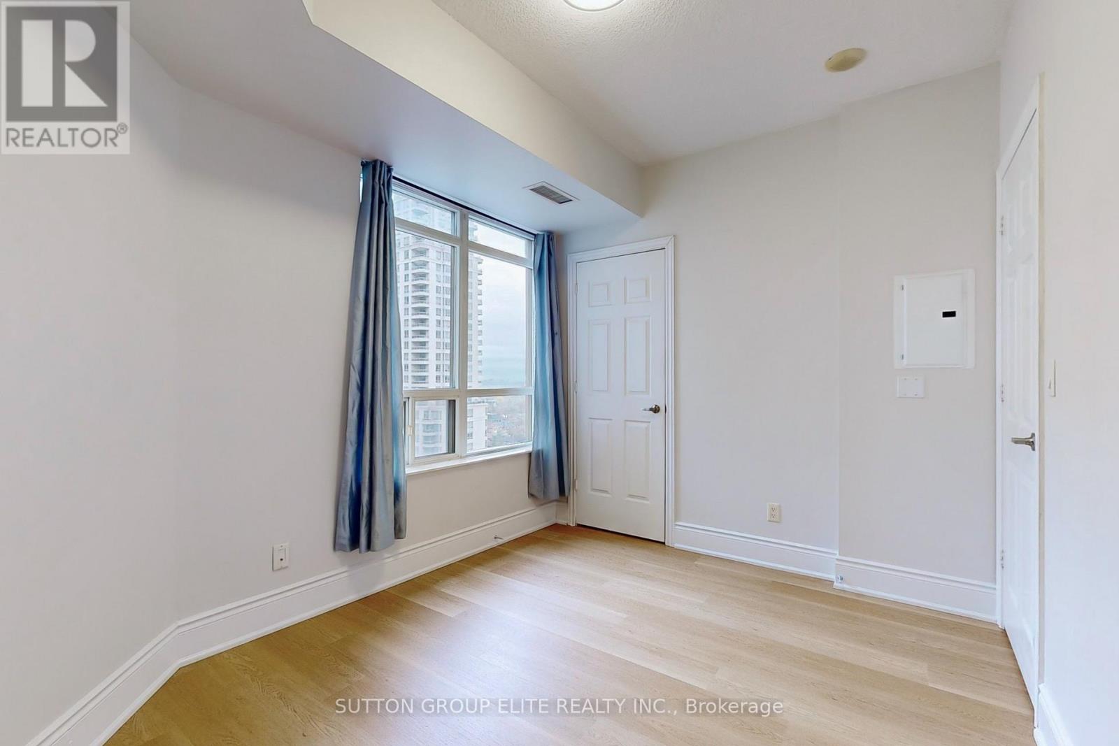 1511 - 310 Burnhamthorpe Road W Property Photo 14