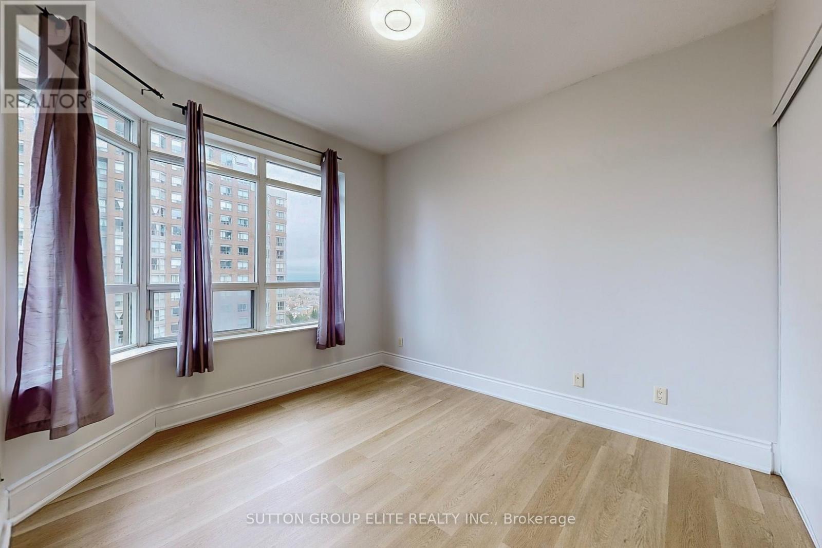 1511 - 310 Burnhamthorpe Road W Property Photo 15