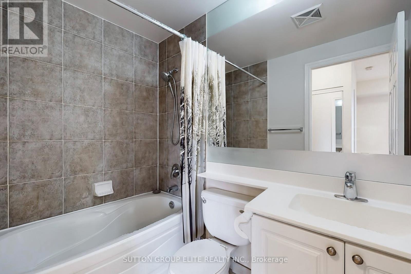 1511 - 310 Burnhamthorpe Road W Property Photo 17
