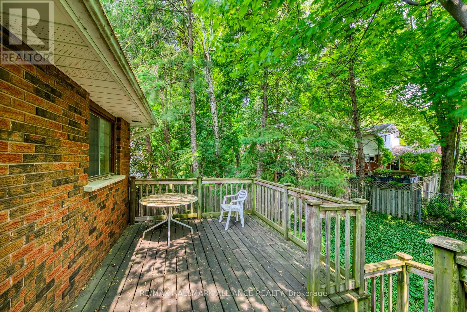 455 Canterbury Crescent Property Photo 21