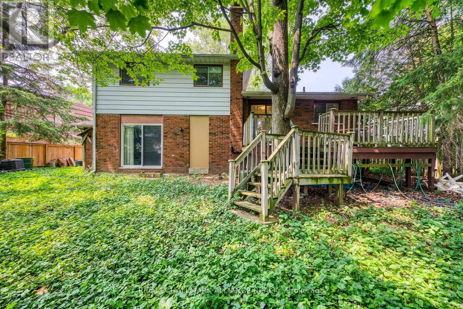 455 Canterbury Crescent Property Photo 26