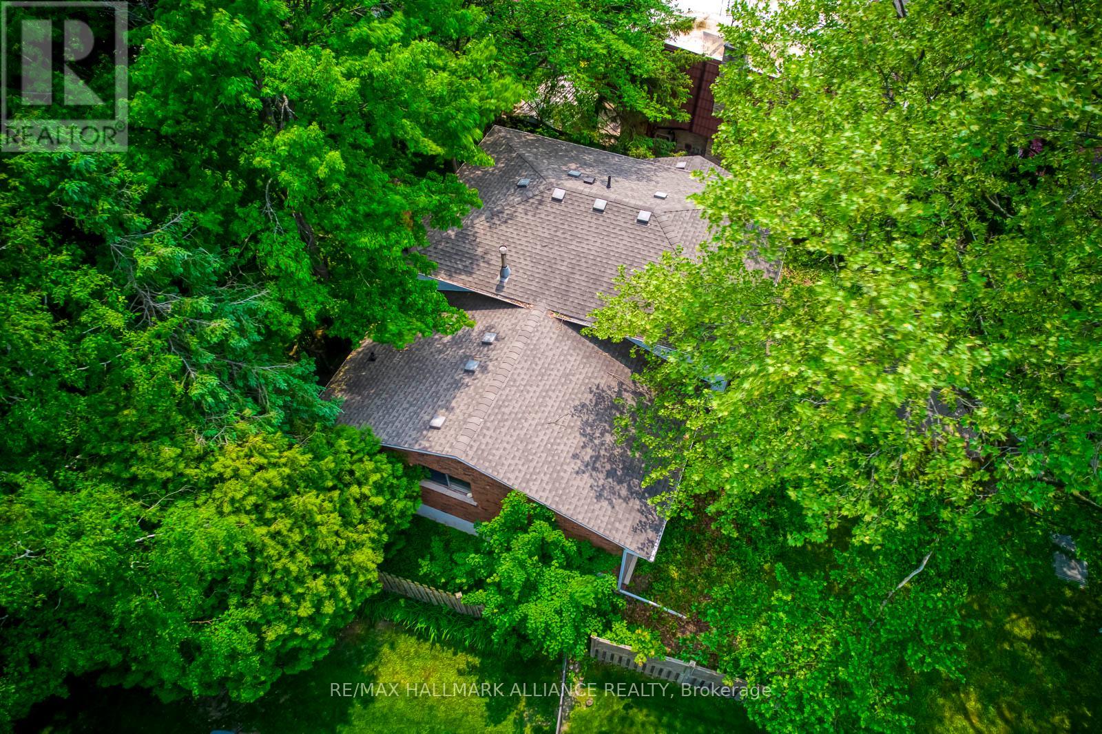 455 Canterbury Crescent Property Photo 27