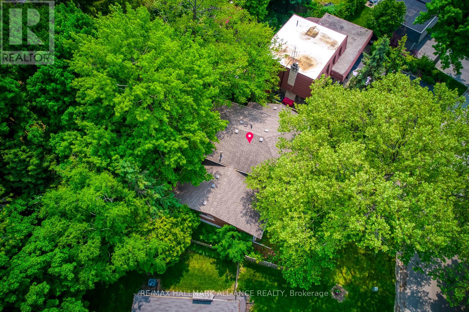 455 Canterbury Crescent Property Photo 29