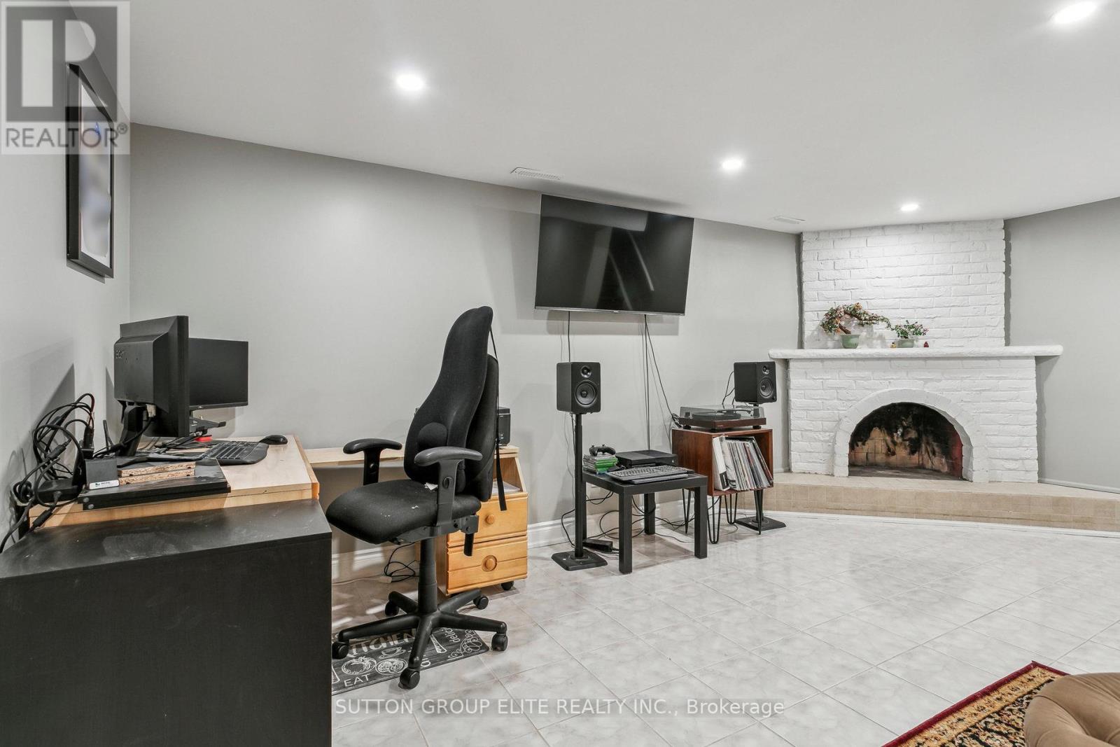 193 Ashridge Place Property Photo 28