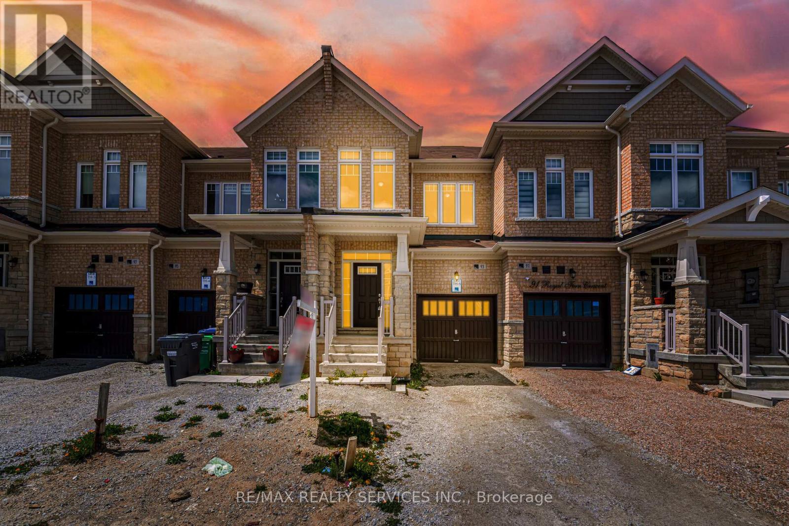 93 Royal Fern Crescent Property Photo 1