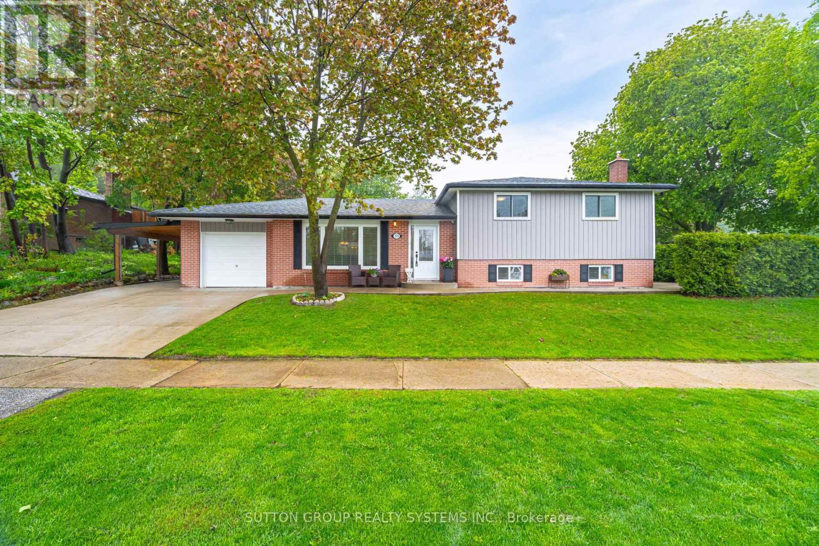 175 CONNAUGHT CRESCENT Property Photo 1