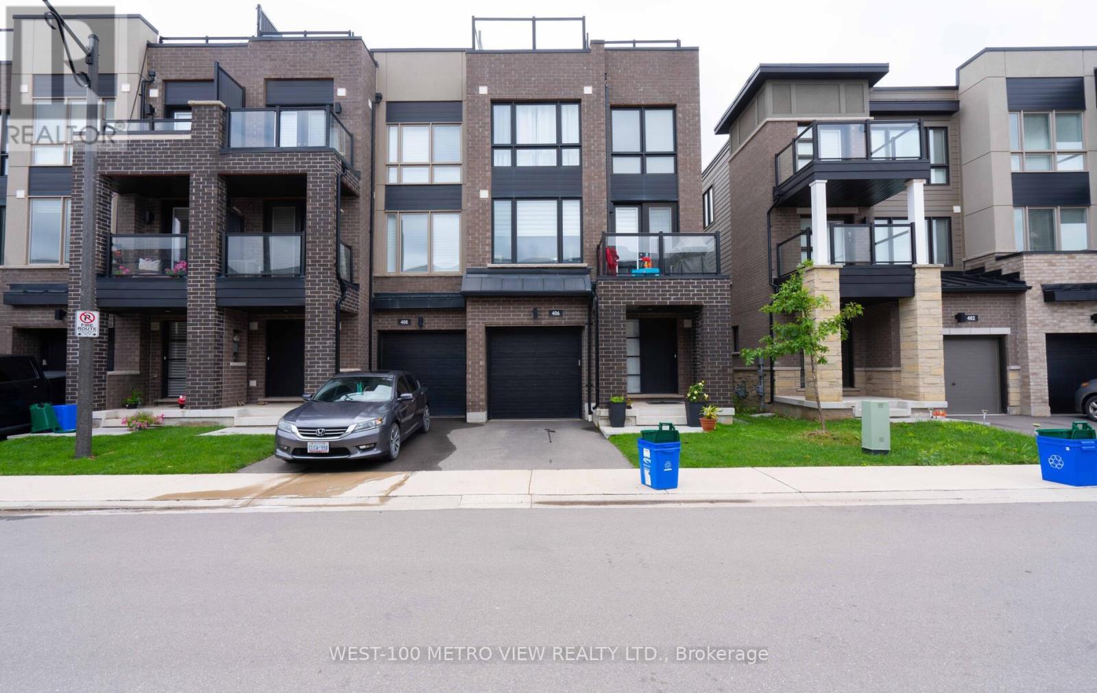 406 ATHABASCA COMMON Property Photo 1