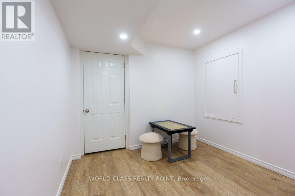 5550 Meadowcrest Avenue Property Photo 26
