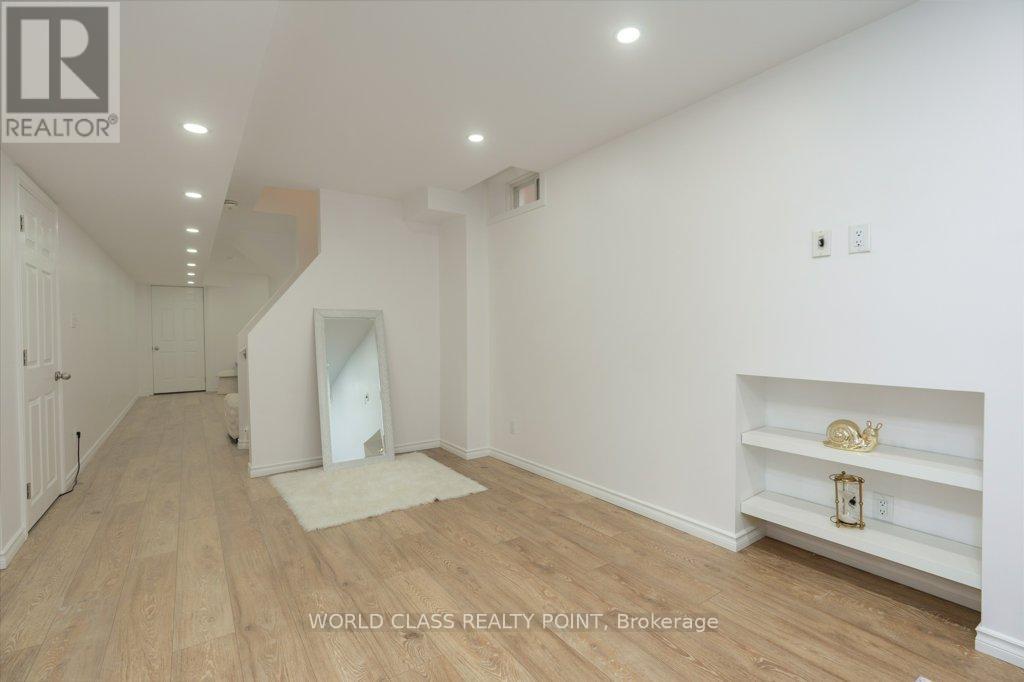 5550 Meadowcrest Avenue Property Photo 29