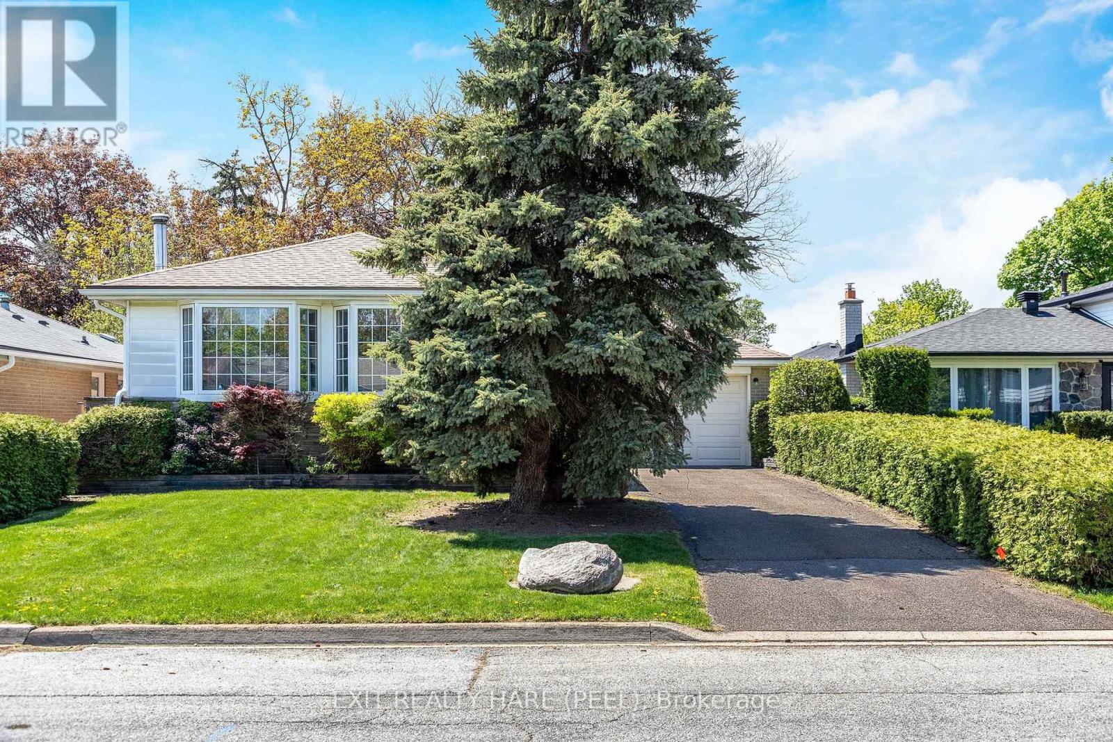 44 Staveley Crescent Property Photo 1