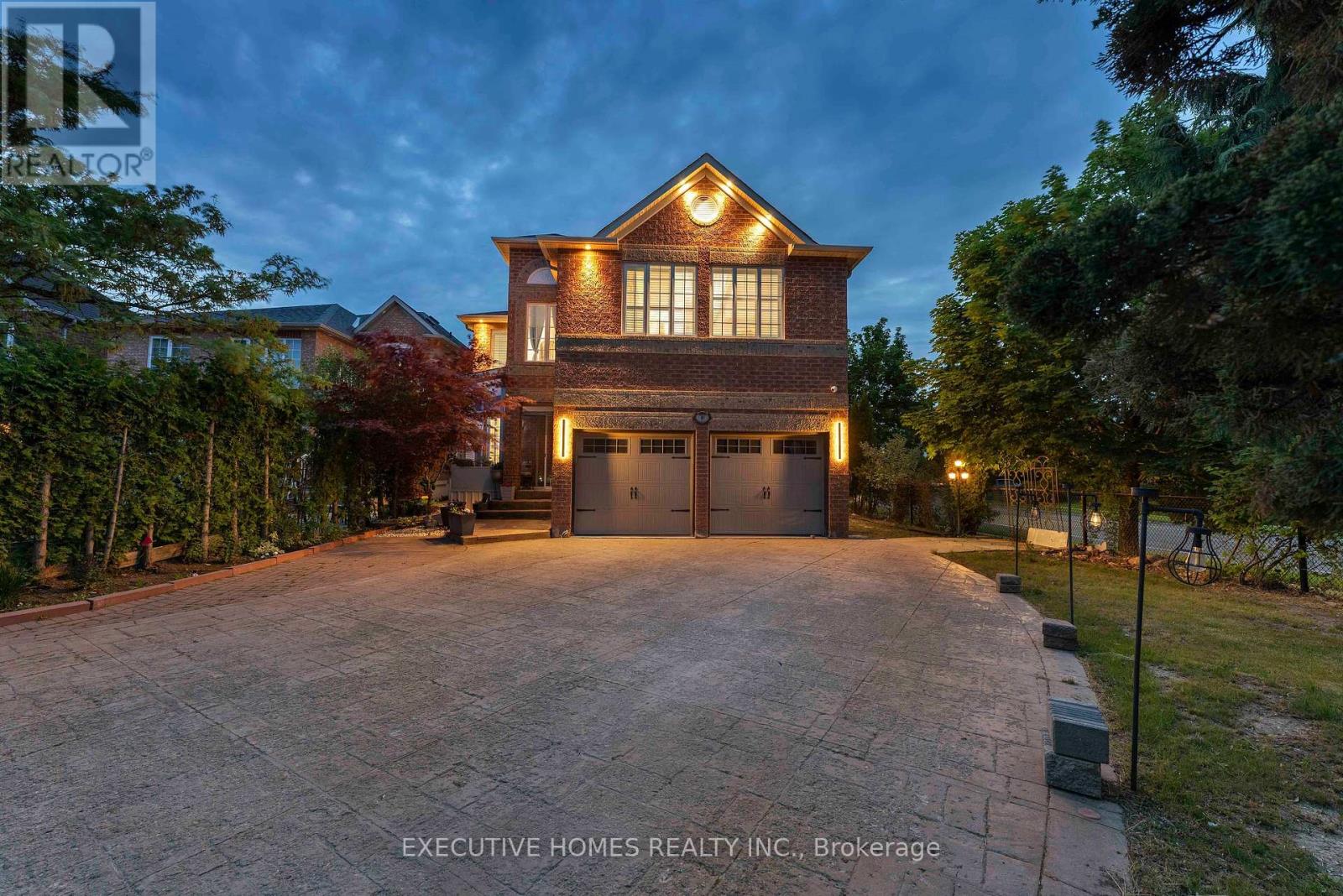 8 Shallimar Court Property Photo 1