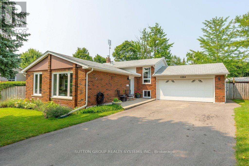 1264 LANDFAIR CRESCENT Property Photo 1