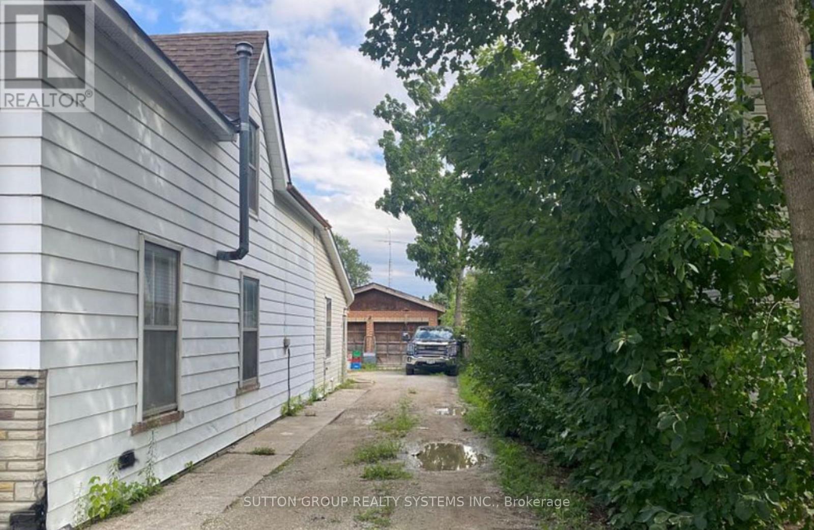 392 PEARL STREET Property Photo 1