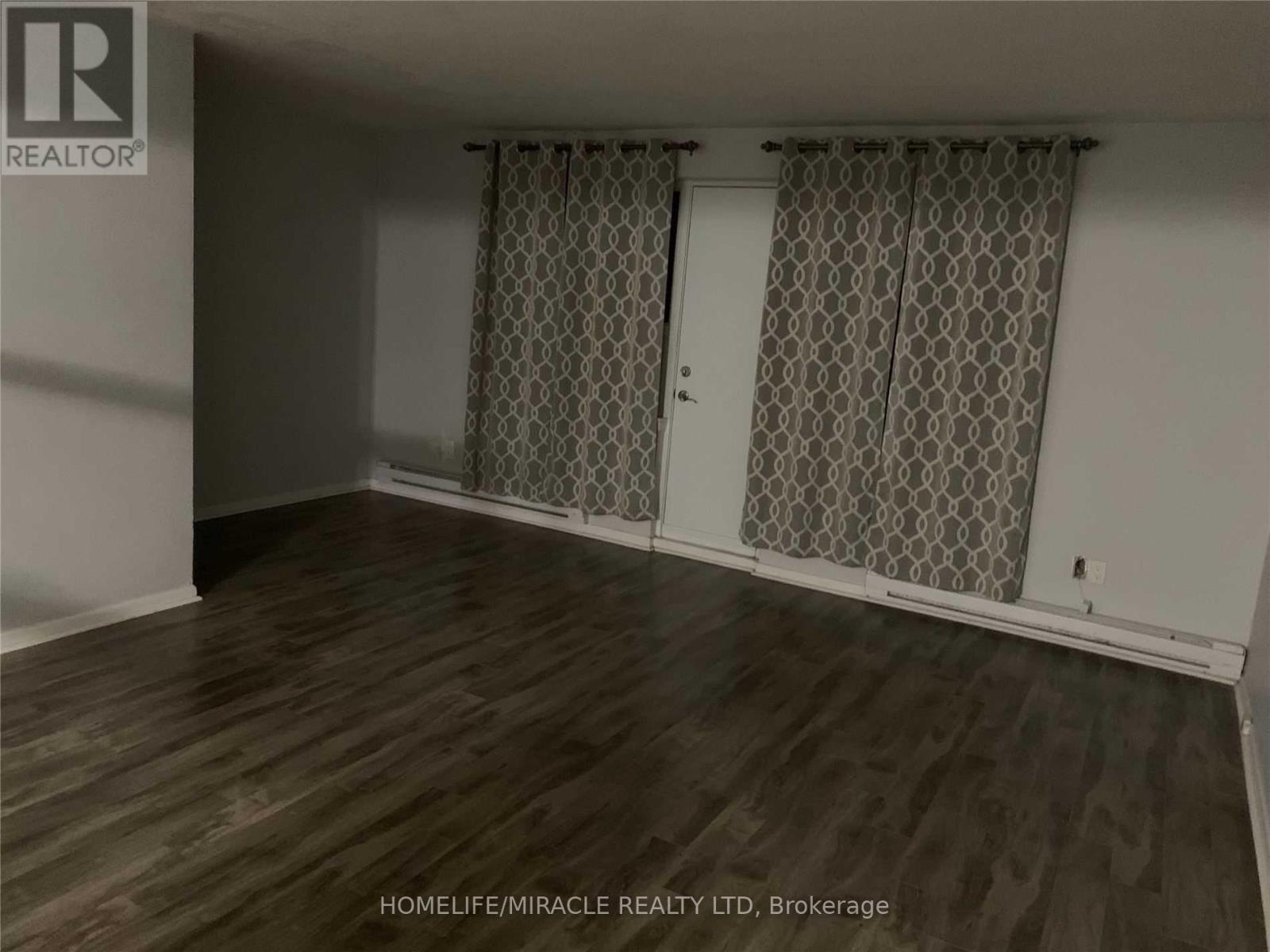2 - 1848 Lakeshore Road W Property Photo 7