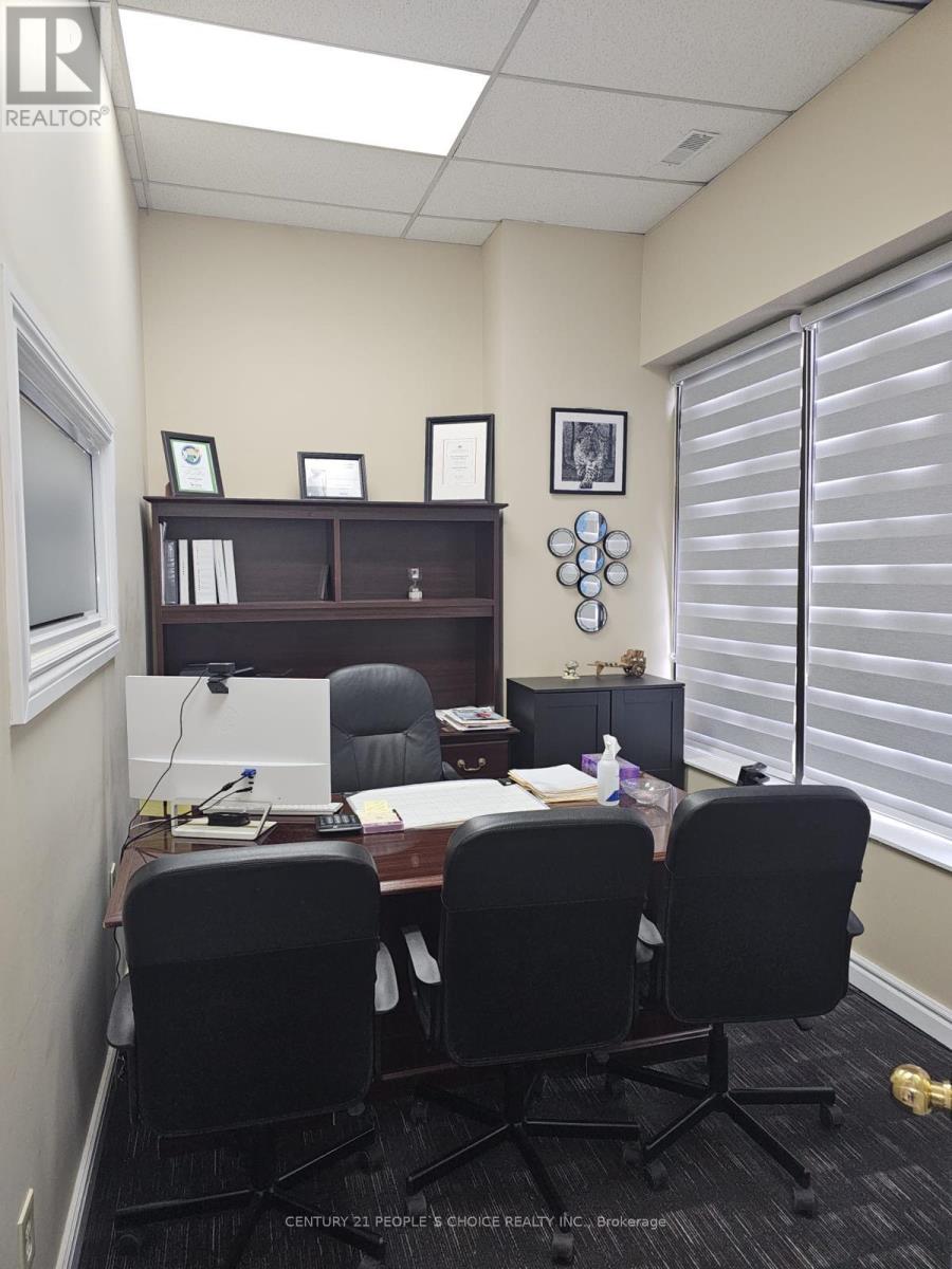 21 - 4801 Steeles Avenue W Property Photo 15