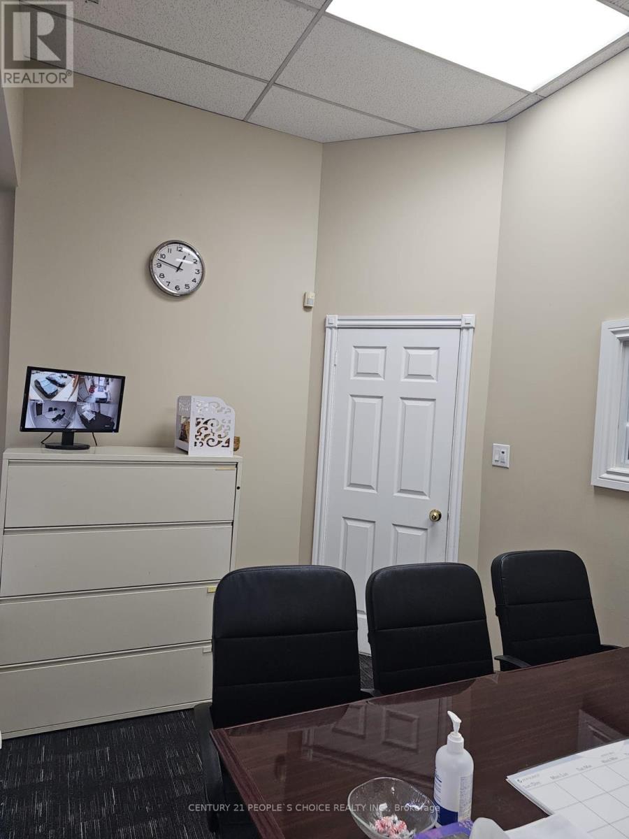 21 - 4801 Steeles Avenue W Property Photo 16