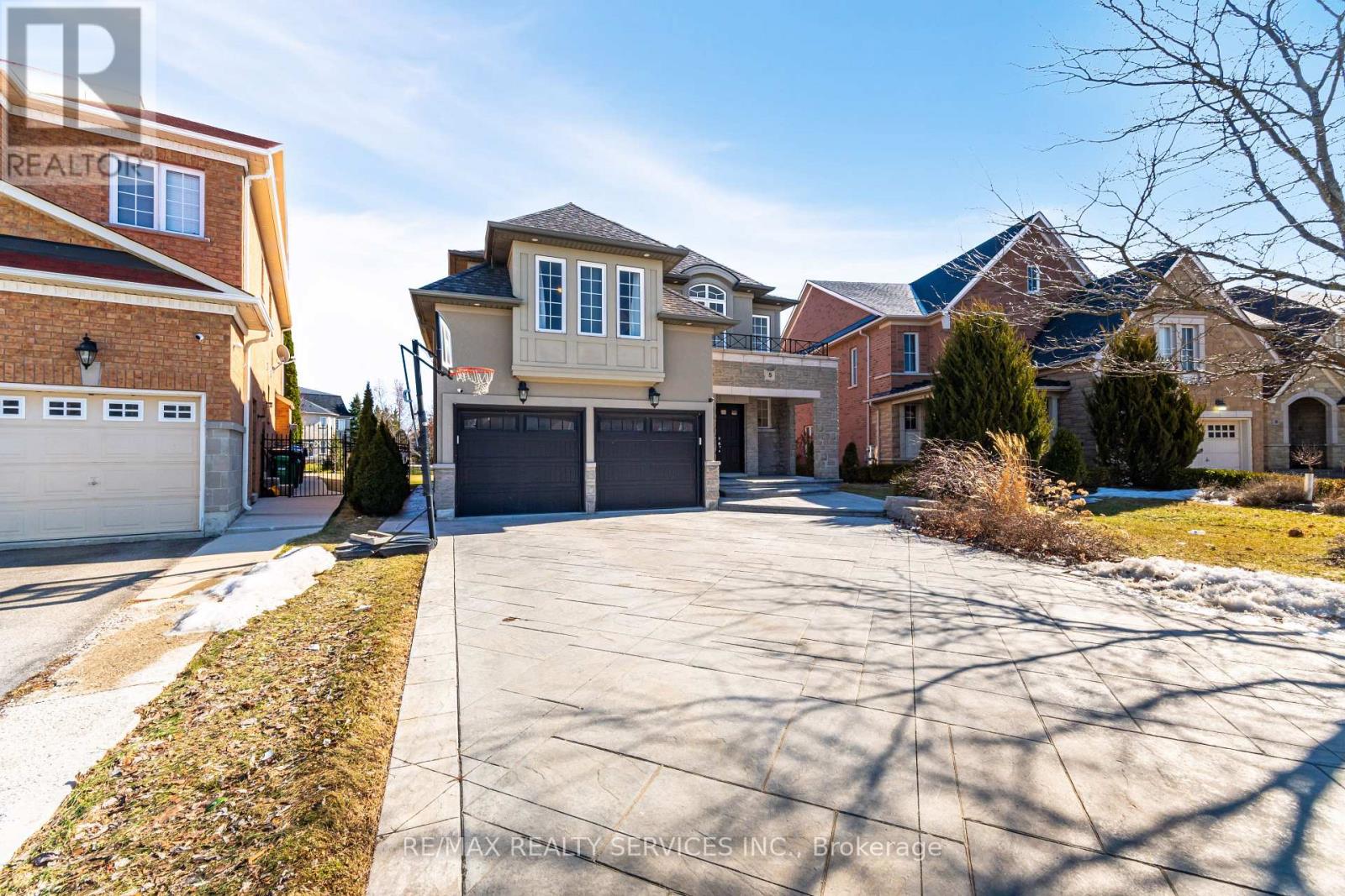 5 Belleville Drive Property Photo 1