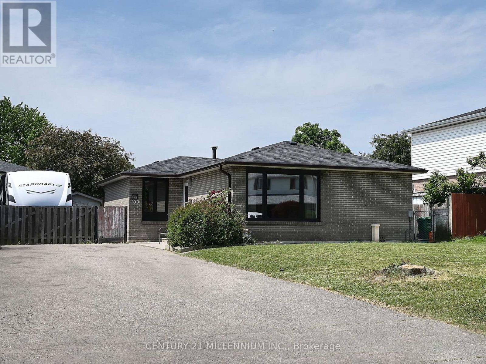 109 Folkstone Crescent Property Photo 1