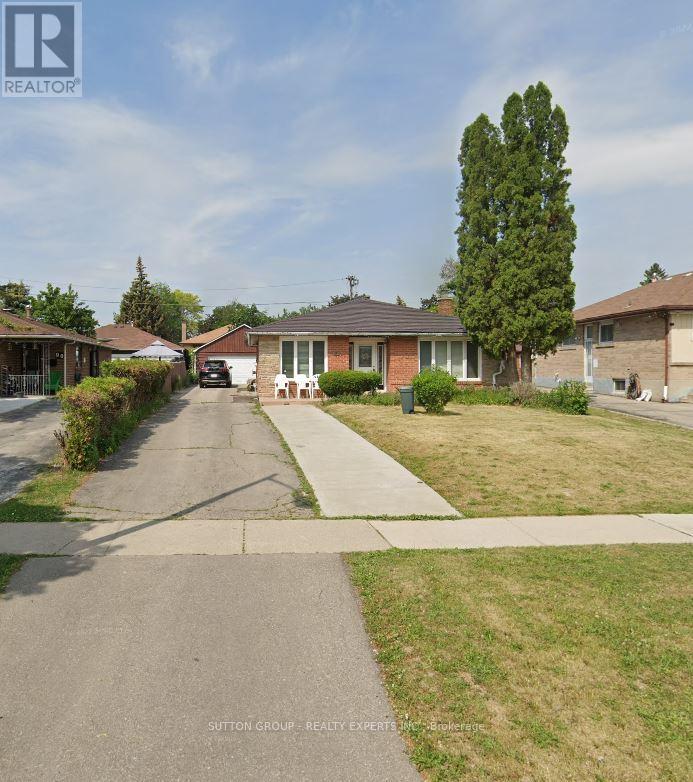 92 SILVERSTONE DRIVE Property Photo 1