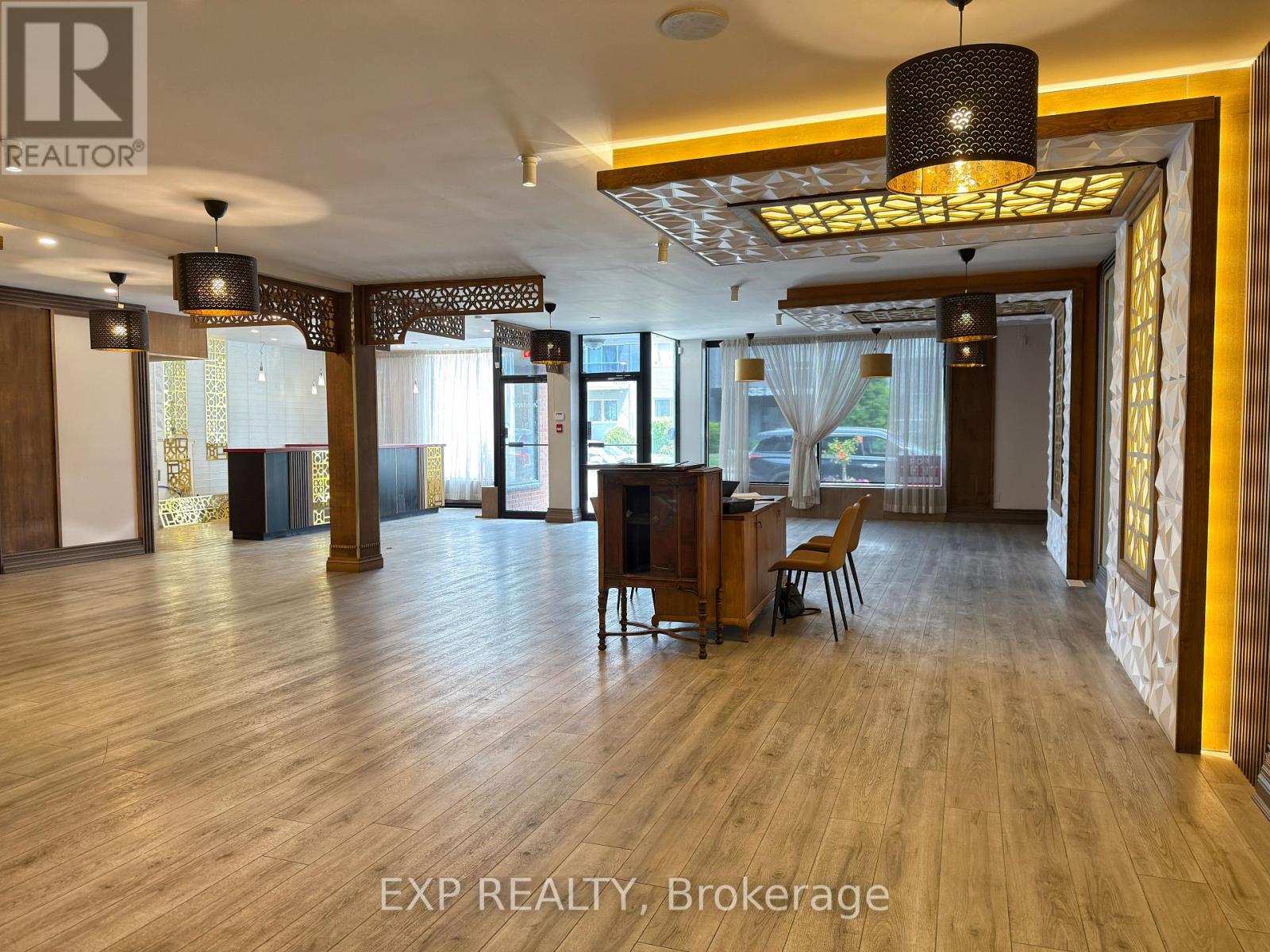 5 - 438 KERR STREET Property Photo 1