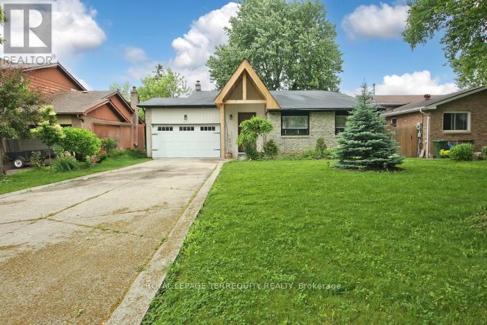 353 Kingsview Drive Property Photo 1
