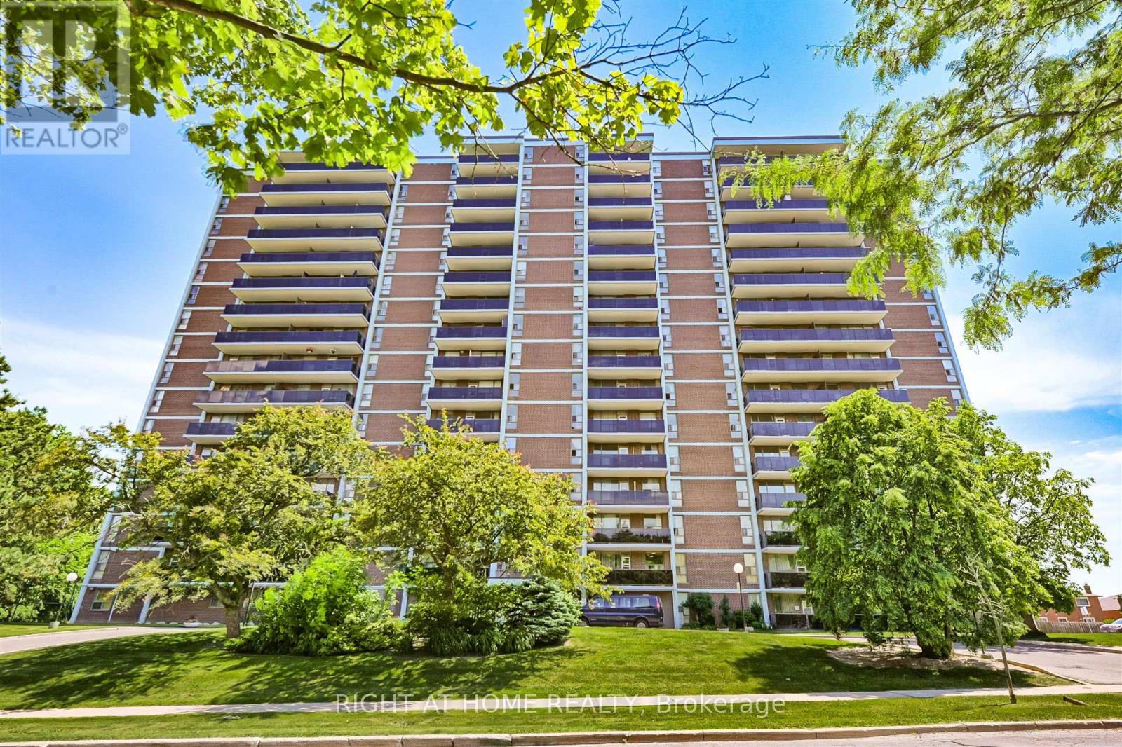 812 - 235 GRANDRAVINE DRIVE Property Photo 1