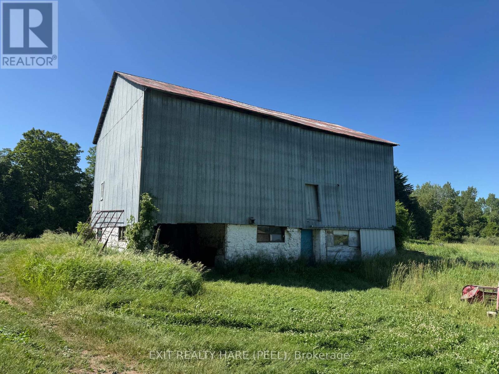On - 14165 Trafalgar Rd Road Property Photo 4