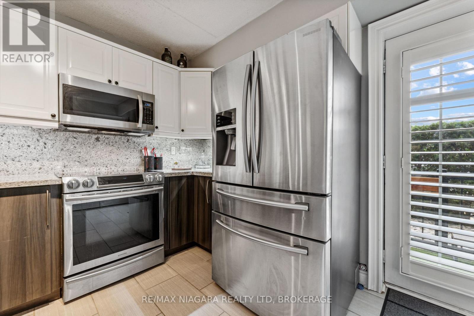 102 - 2055 Appleby Line Property Photo 6