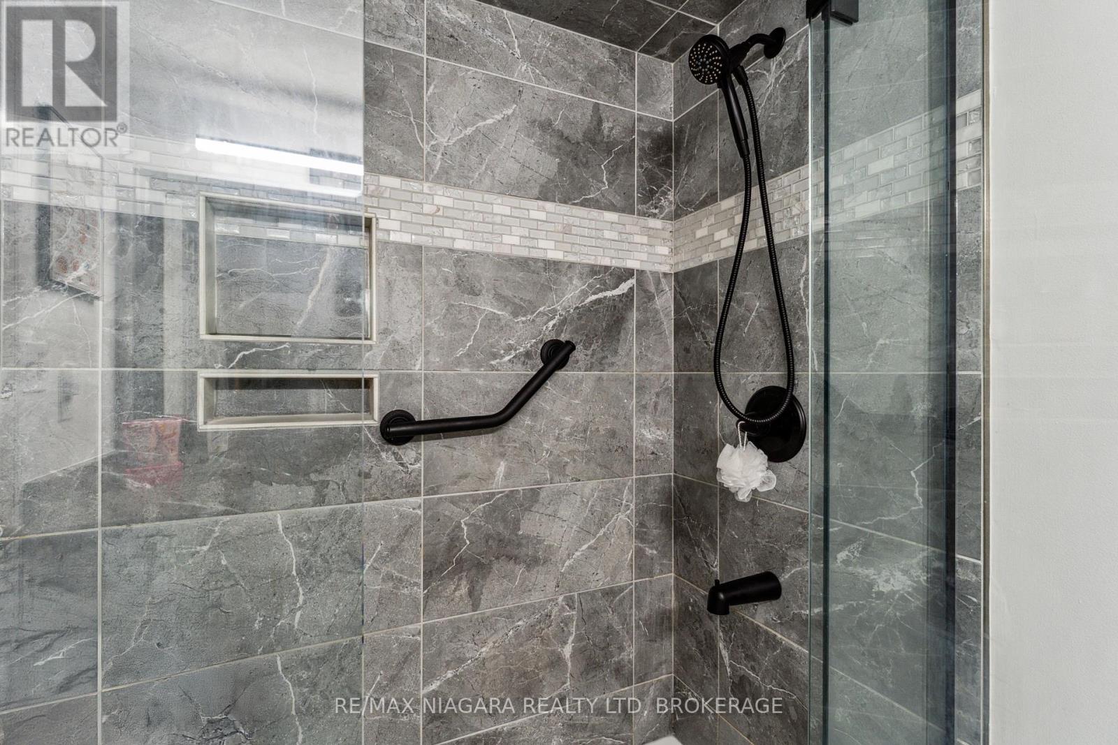 102 - 2055 Appleby Line Property Photo 14