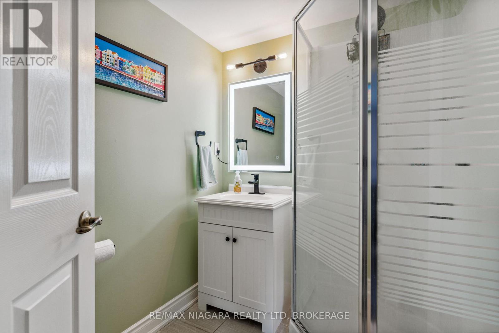102 - 2055 Appleby Line Property Photo 16
