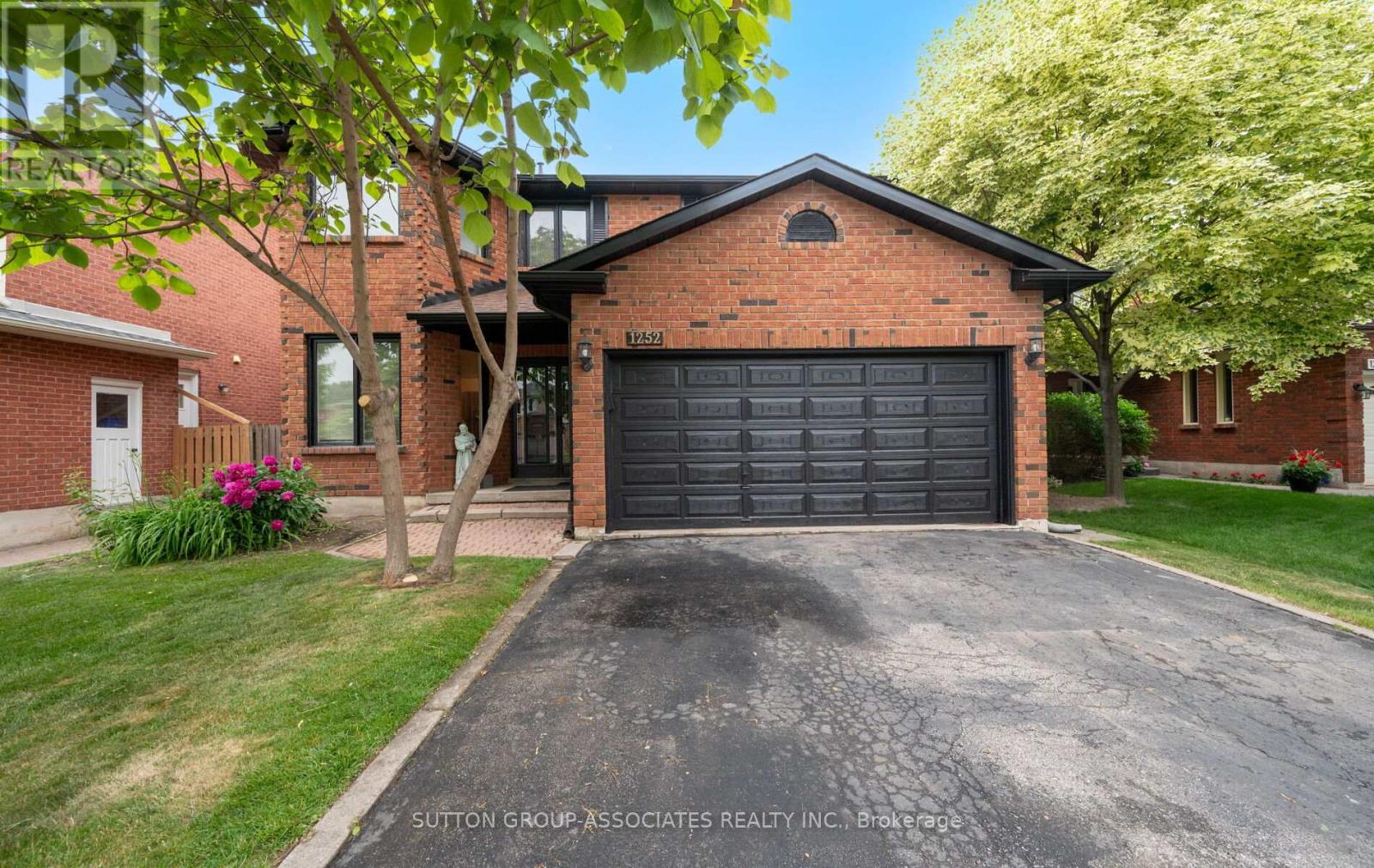 1252 GREENWOOD CRESCENT Property Photo 1