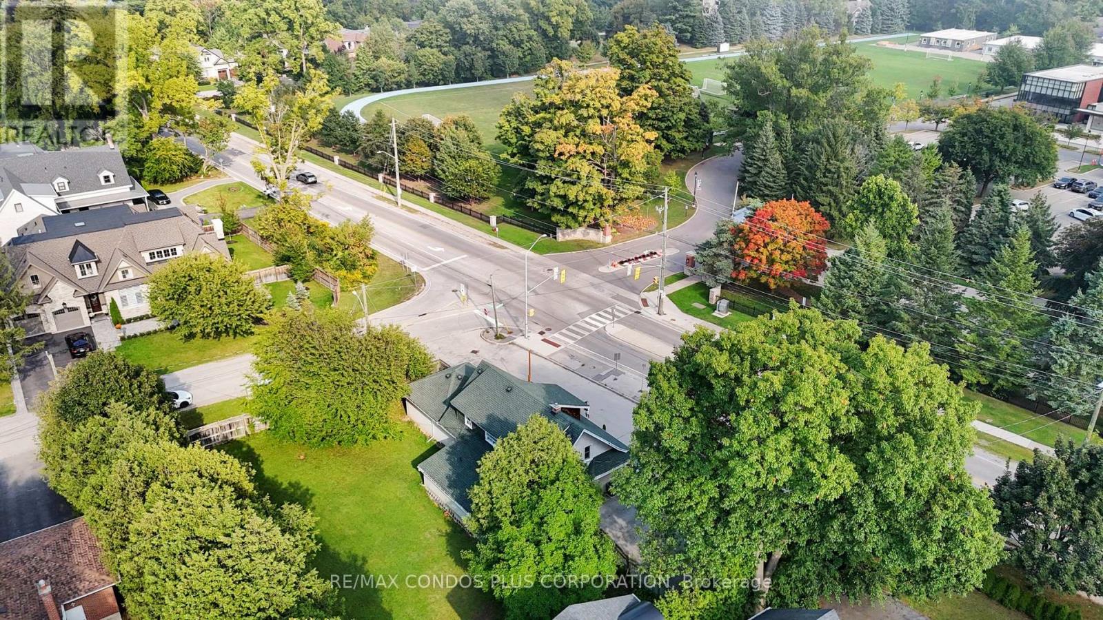 509 Lakeshore Road W Property Photo 10