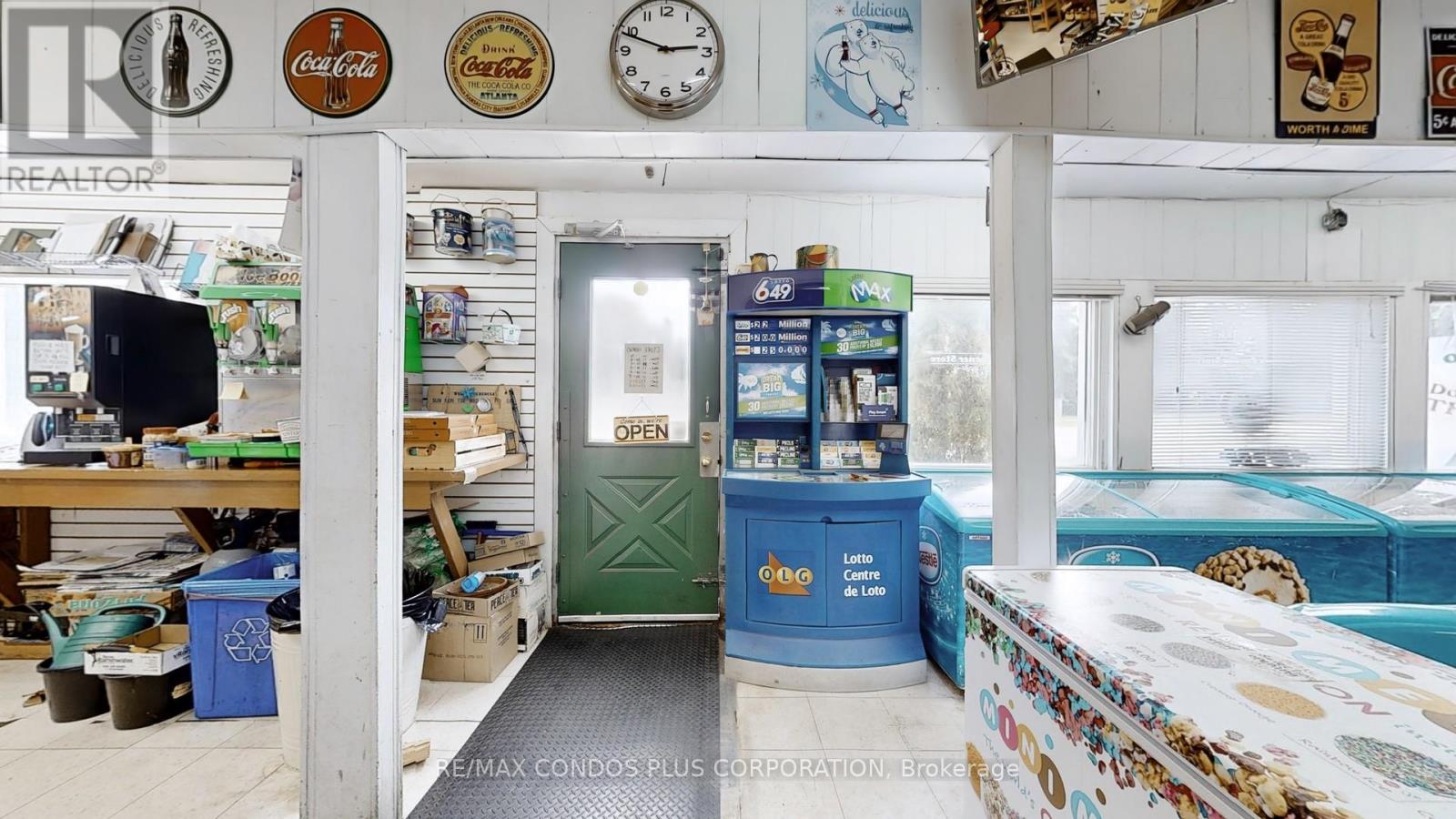 509 Lakeshore Road W Property Photo 12