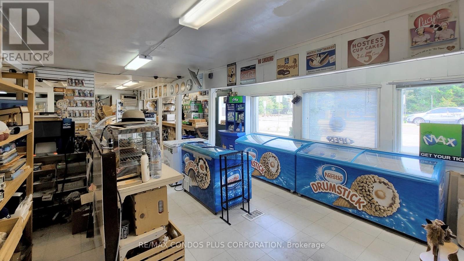 509 Lakeshore Road W Property Photo 13