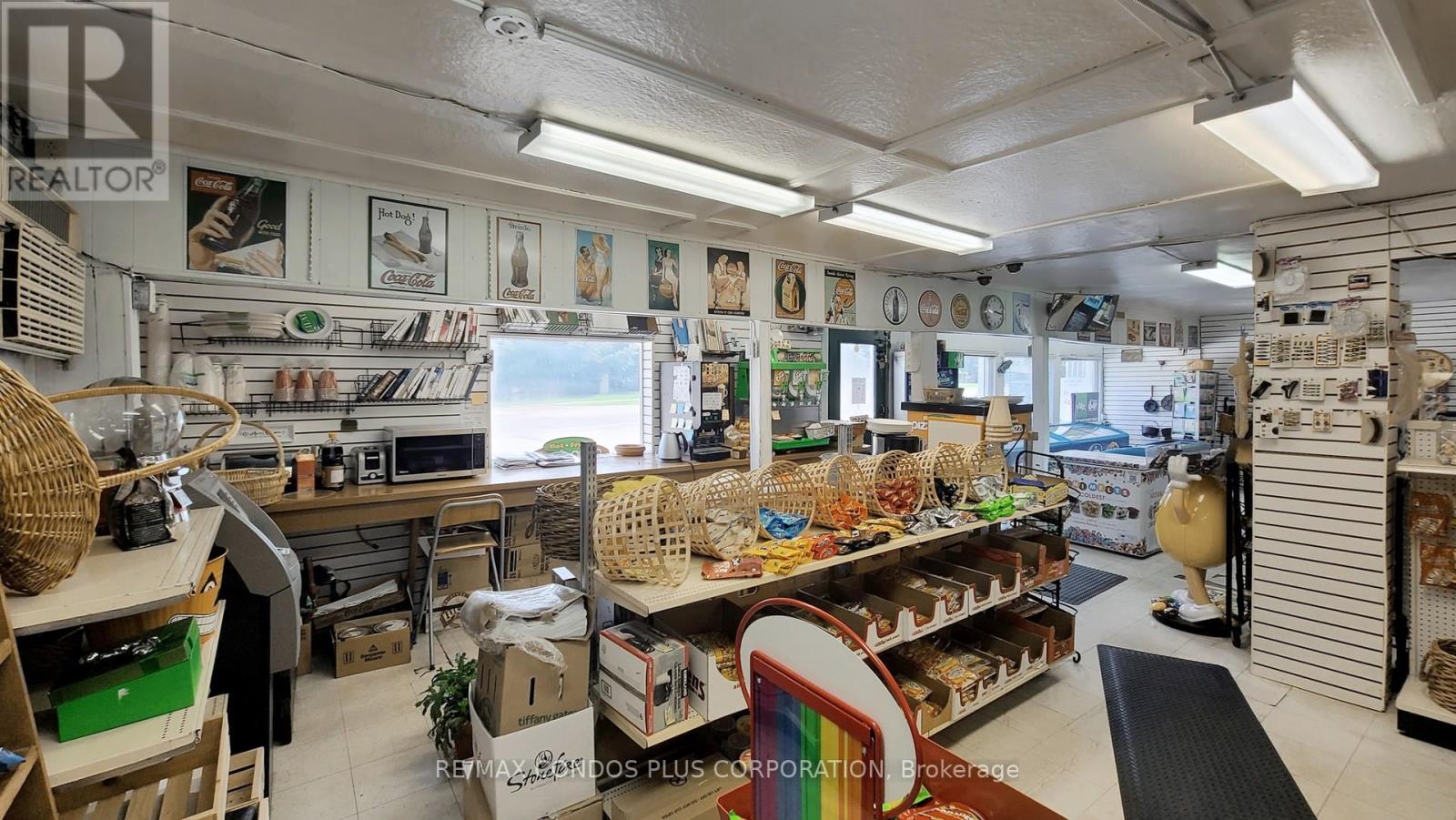 509 Lakeshore Road W Property Photo 14