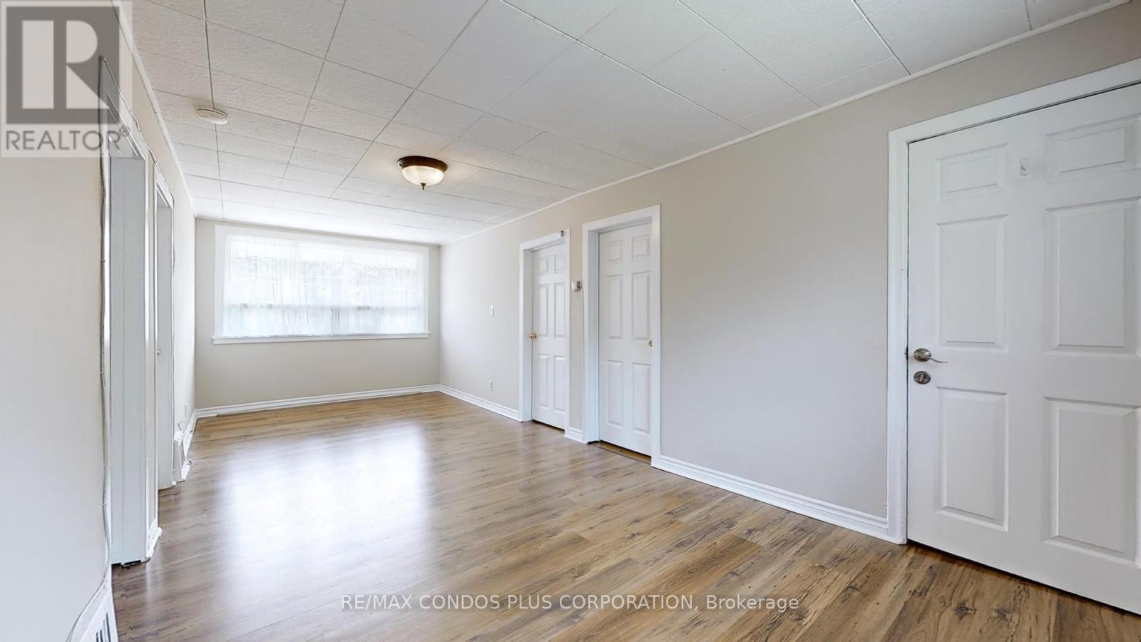 509 Lakeshore Road W Property Photo 17