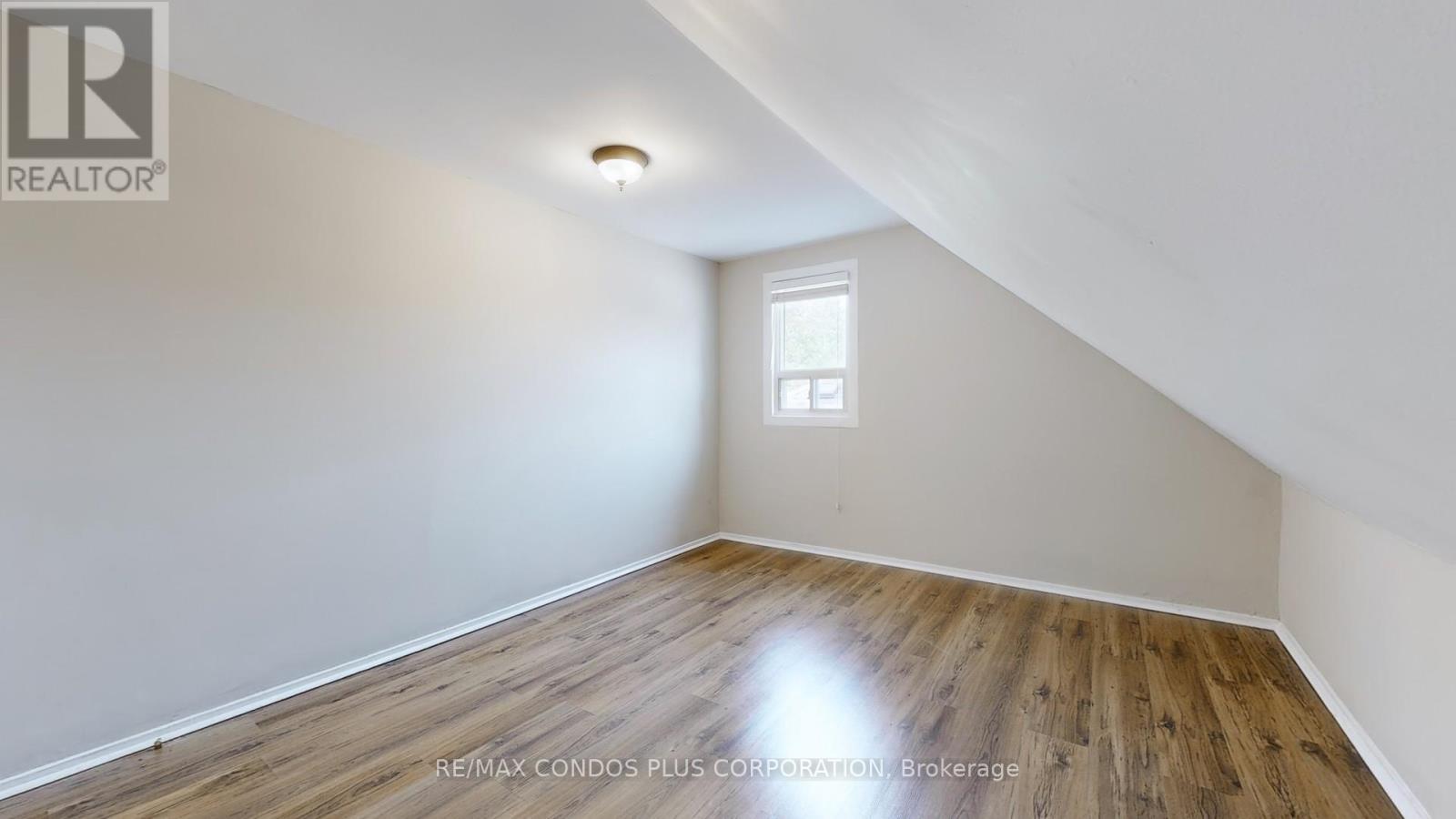 509 Lakeshore Road W Property Photo 25