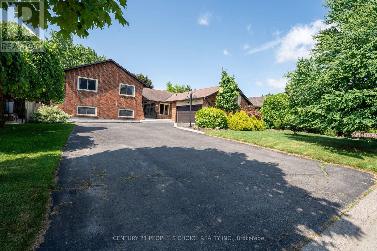 23 Wadsworth Circle Property Photo 1