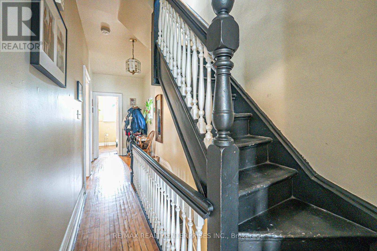 914 Dovercourt Road Property Photo 20